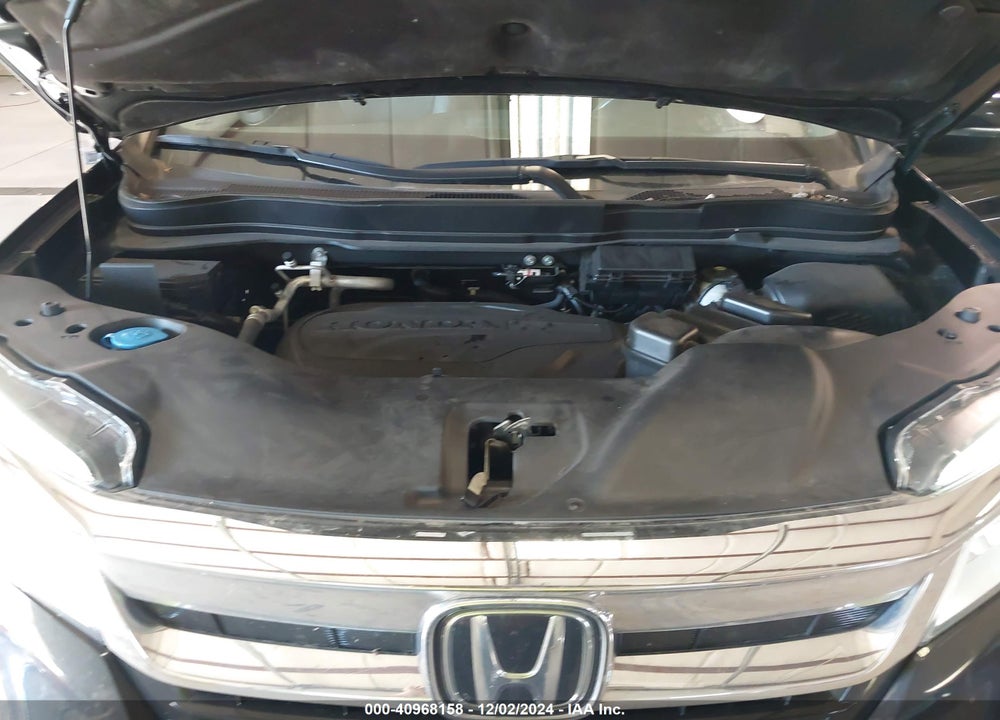 2022 HONDA PILOT 2WD TOURING 7 PASSENGER VIN: 5FNYF5H60NB013377