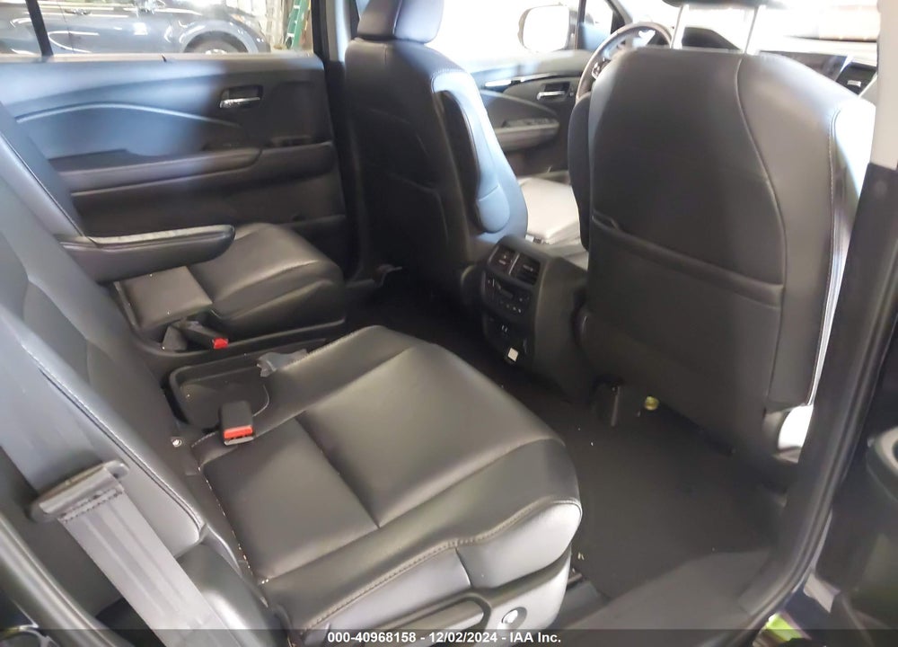 2022 HONDA PILOT 2WD TOURING 7 PASSENGER VIN: 5FNYF5H60NB013377