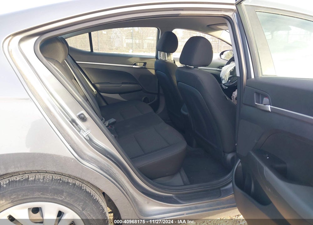 2019 HYUNDAI ELANTRA SE VIN: 5NPD74LF4KH398873