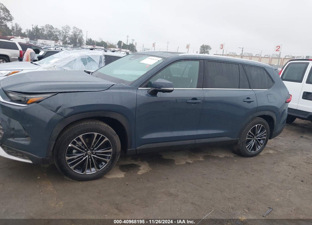 2024 TOYOTA GRAND HIGHLANDER HYBRID PLATINUM MAX VIN: 5TDADAB51RS008142