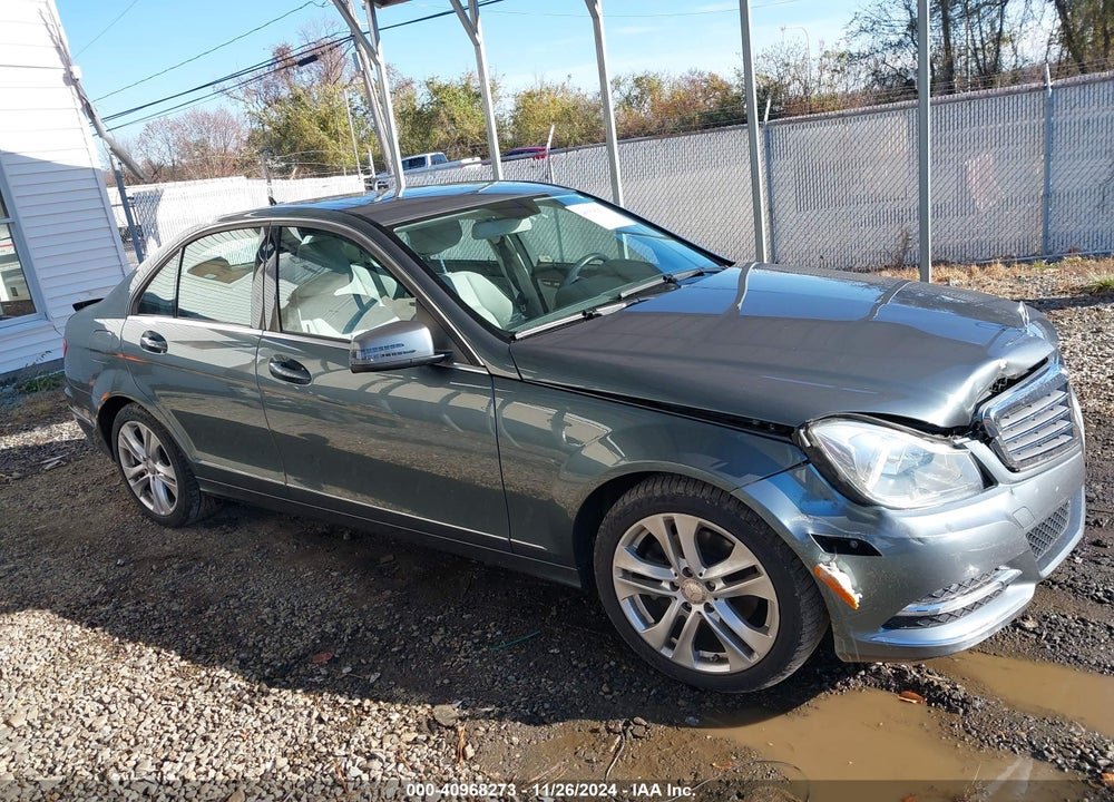 2012 MERCEDES-BENZ C 300 VIN: WDDGF8BBXCR212081