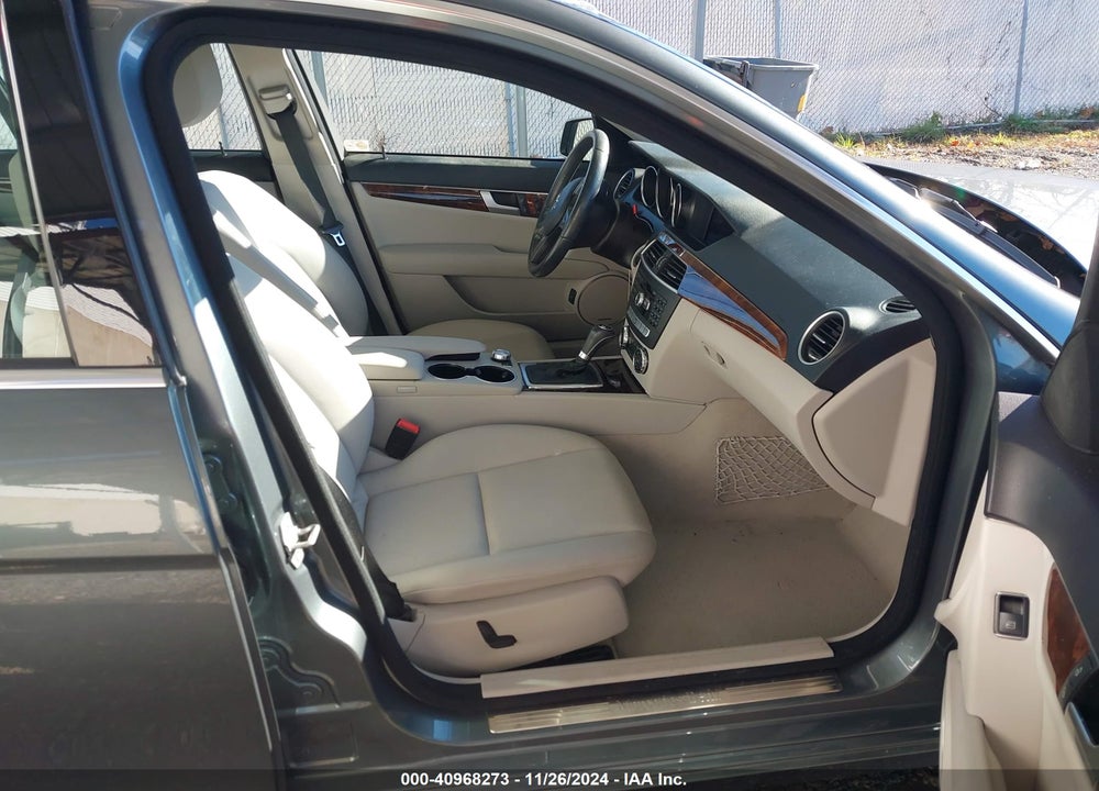 2012 MERCEDES-BENZ C 300 VIN: WDDGF8BBXCR212081
