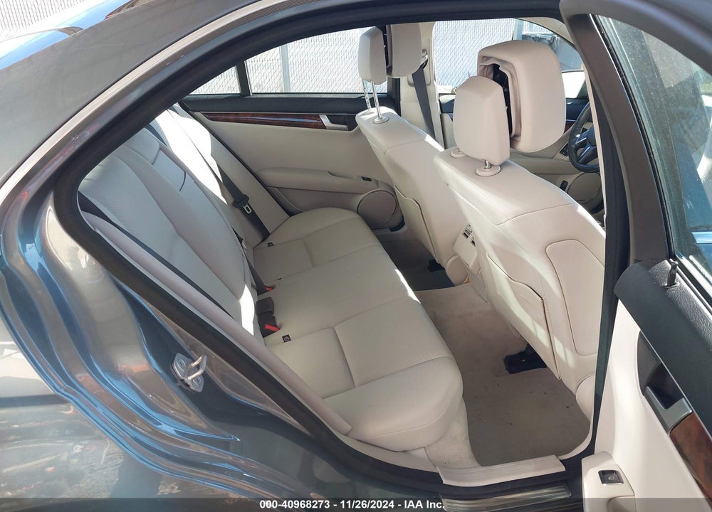 2012 MERCEDES-BENZ C 300 VIN: WDDGF8BBXCR212081