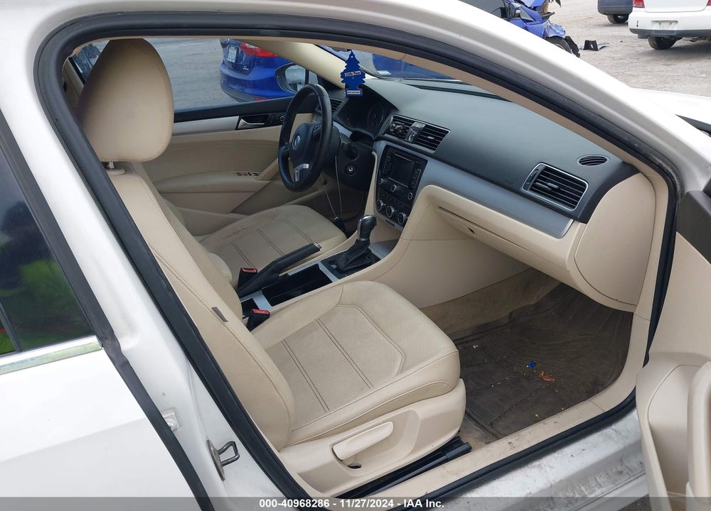 2012 VOLKSWAGEN PASSAT 2.0L TDI SE VIN: 1VWBN7A30CC047038