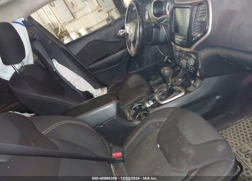 2017 JEEP CHEROKEE LATITUDE 4X4 VIN: 1C4PJMCB9HW531481
