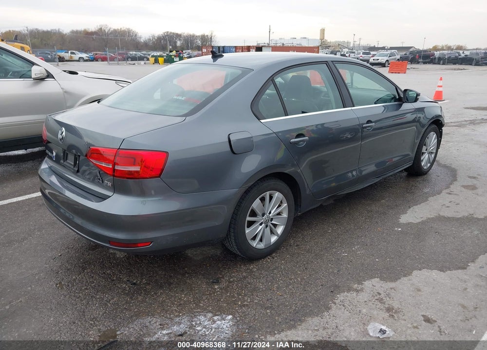 2015 VOLKSWAGEN JETTA 1.8T SE VIN: 3VWD17AJ4FM424119