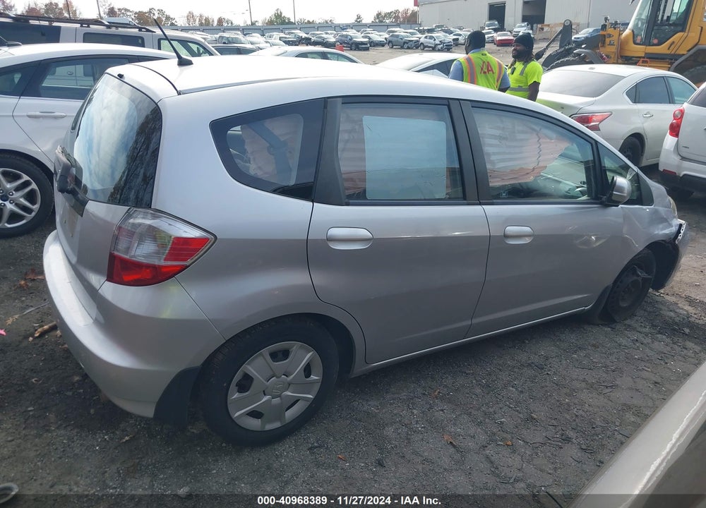 2013 HONDA FIT VIN: JHMGE8H38DC058454