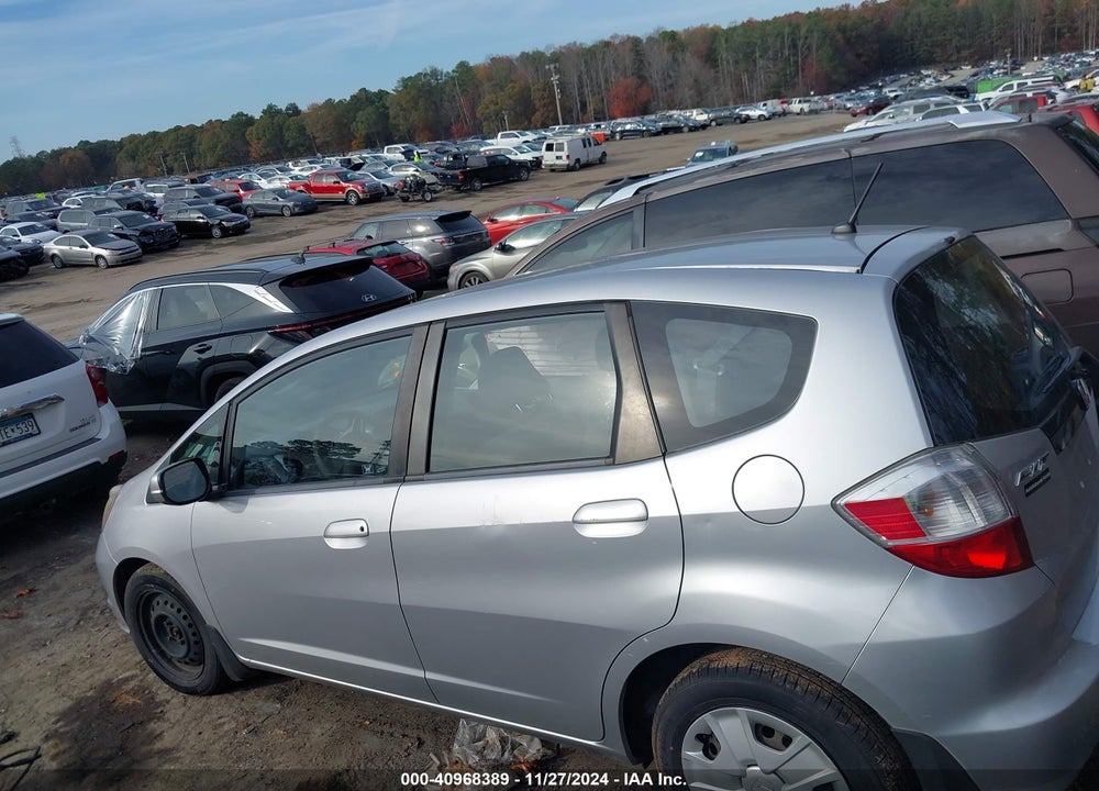2013 HONDA FIT VIN: JHMGE8H38DC058454