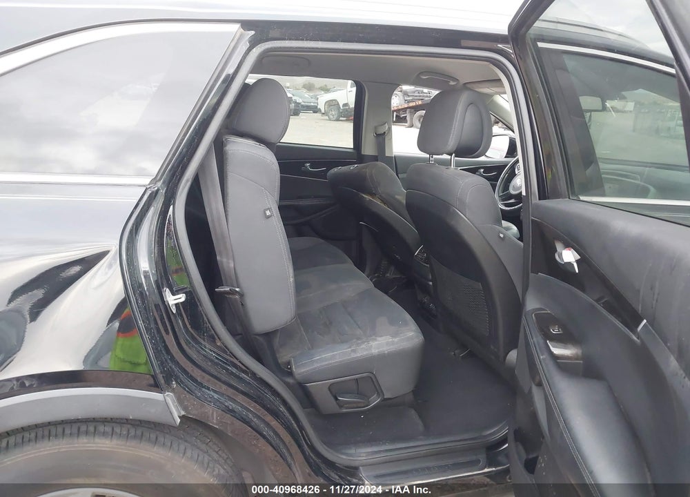 2016 KIA SORENTO 2.4L LX VIN: 5XYPG4A33GG021651