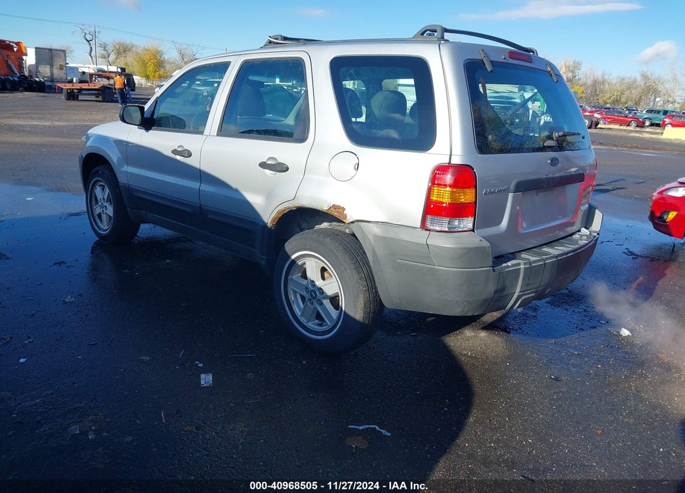 2005 FORD ESCAPE XLS VIN: 1FMYU92Z45KA35378