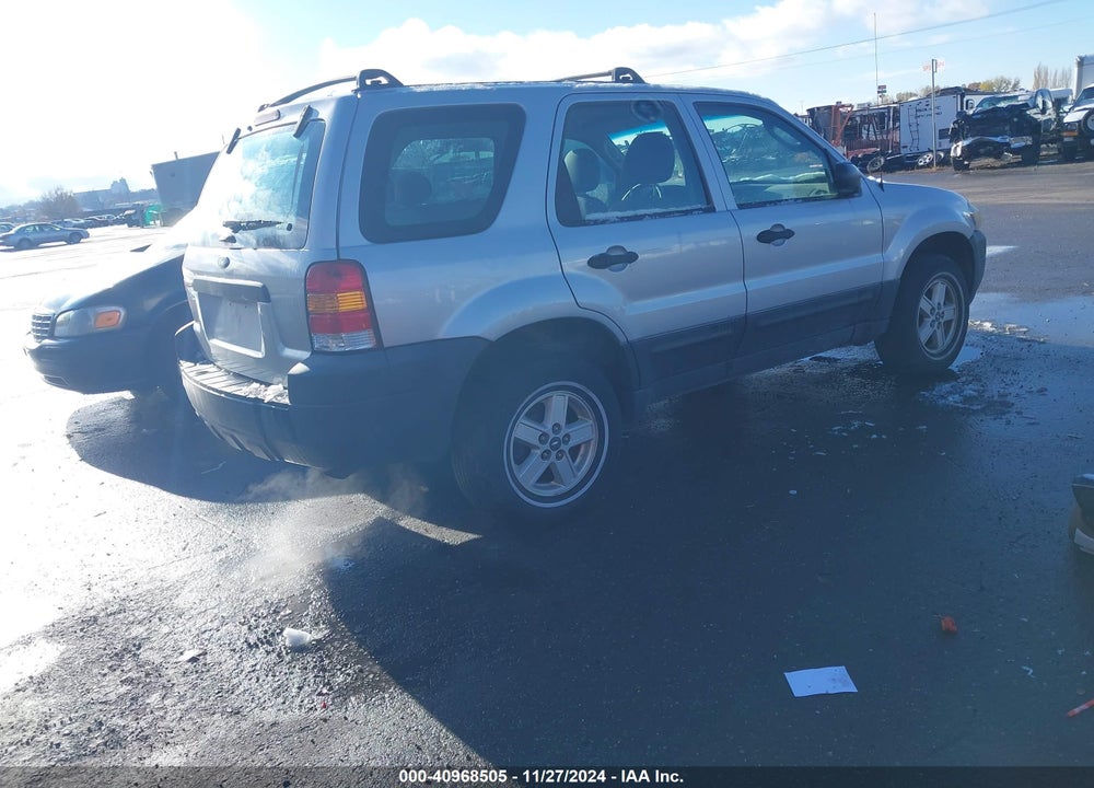 2005 FORD ESCAPE XLS VIN: 1FMYU92Z45KA35378