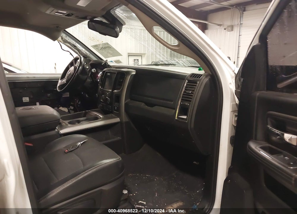 2018 RAM 2500 BIG HORN 4X4 6'4 BOX VIN: 3C6UR5ML5JG232591