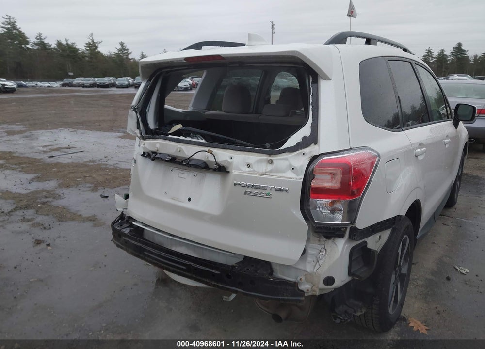 2017 SUBARU FORESTER 2.5I PREMIUM VIN: JF2SJAEC1HH554922