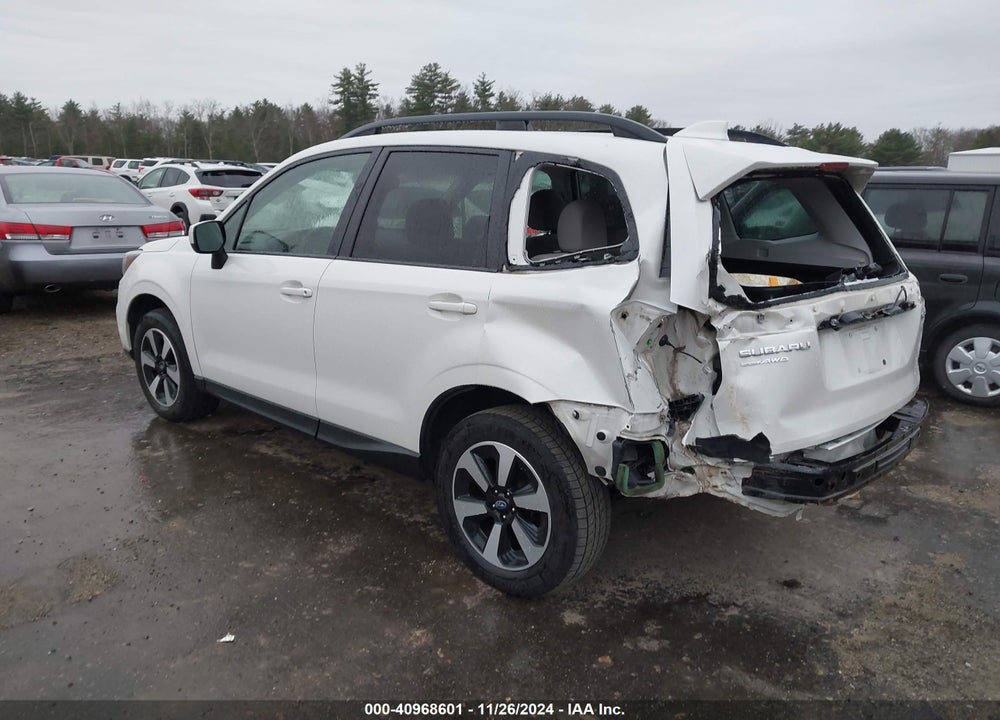 2017 SUBARU FORESTER 2.5I PREMIUM VIN: JF2SJAEC1HH554922