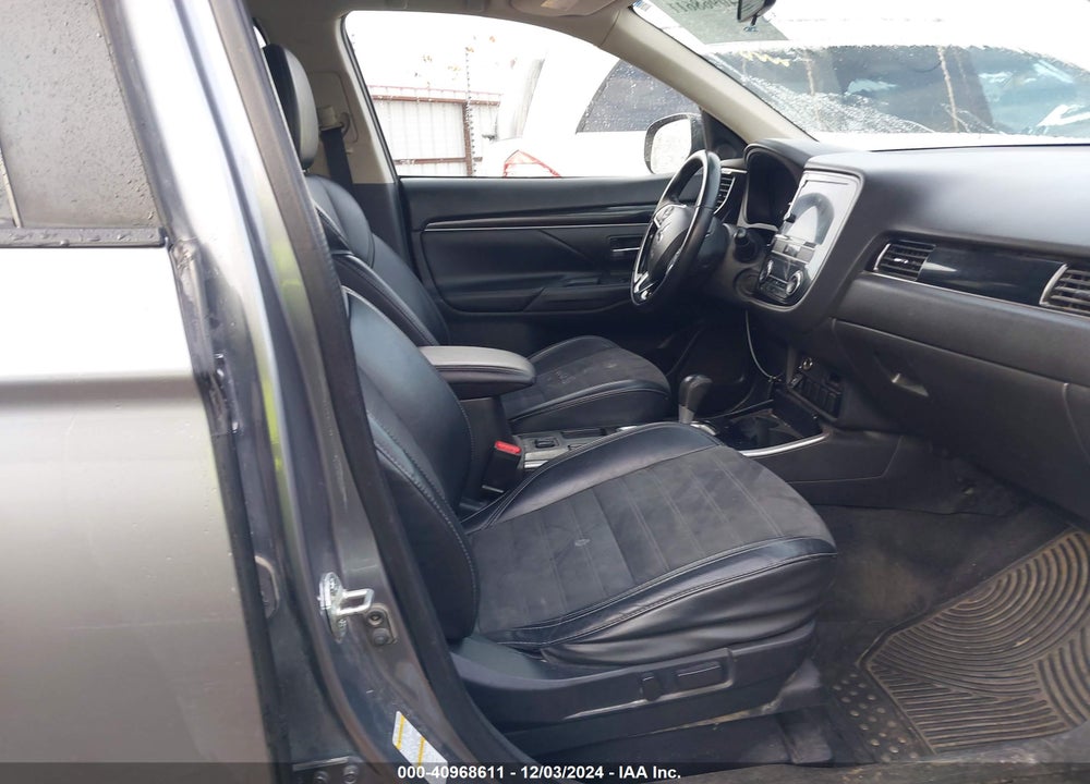 2019 MITSUBISHI OUTLANDER SE VIN: JA4AD3A38KZ042797