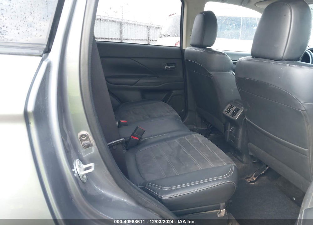 2019 MITSUBISHI OUTLANDER SE VIN: JA4AD3A38KZ042797
