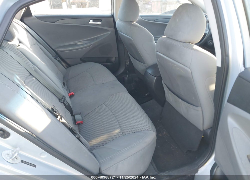 2013 HYUNDAI SONATA GLS VIN: 5NPEB4AC1DH766571
