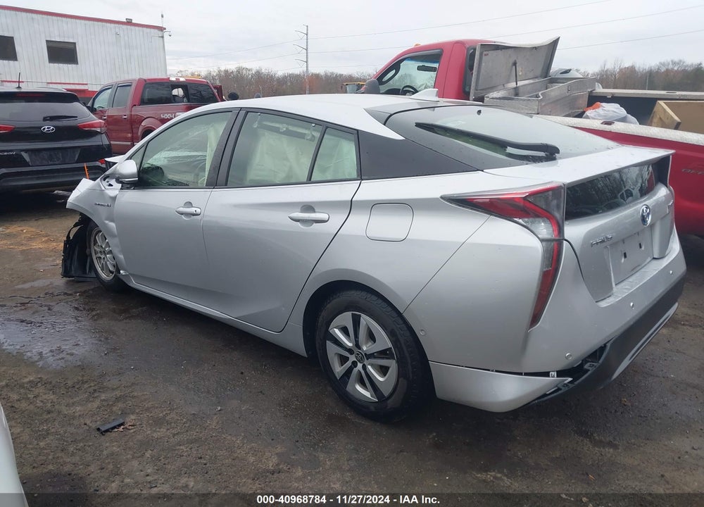 2018 TOYOTA PRIUS THREE VIN: JTDKARFU9J3551581