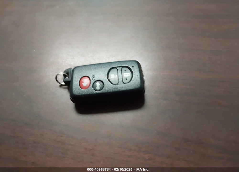 2018 TOYOTA PRIUS THREE VIN: JTDKARFU9J3551581