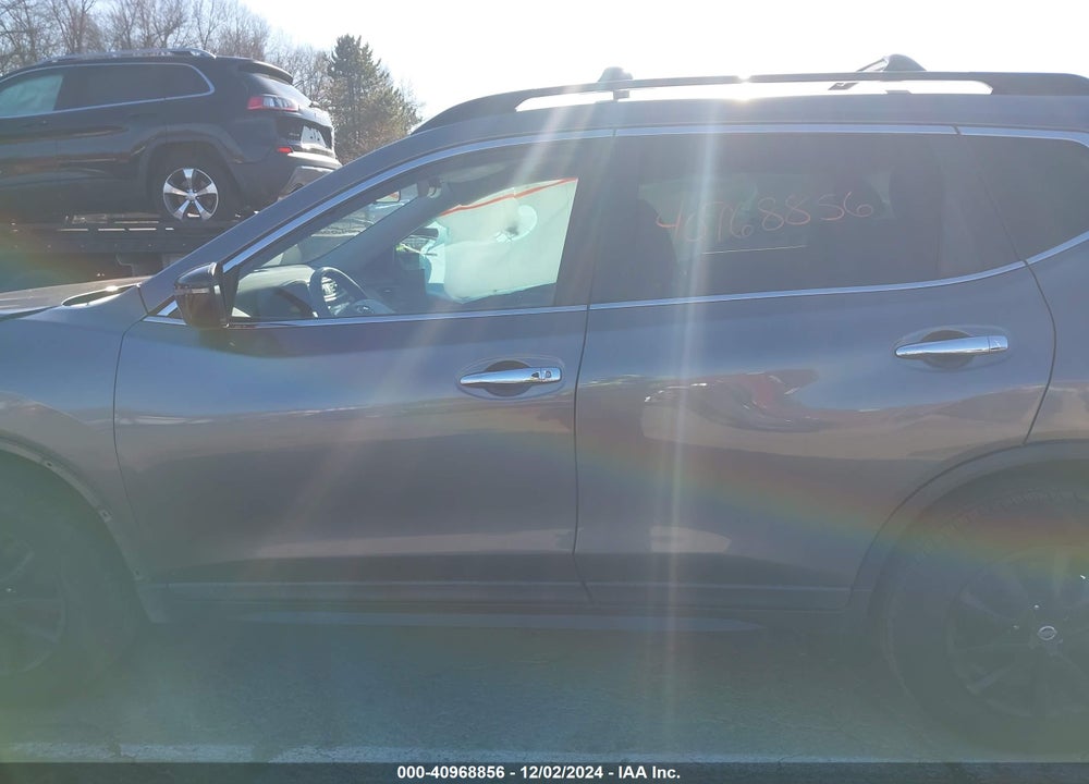 2018 NISSAN ROGUE SV VIN: 5N1AT2MV3JC819707