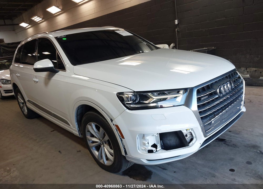 2017 AUDI Q7 3.0T PREMIUM VIN: WA1AAAF79HD033640
