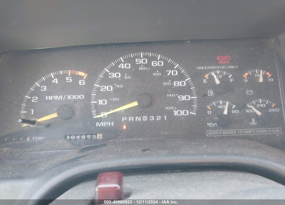 1996 GMC SUBURBAN C1500 VIN: 1GKEC16R5TJ710944