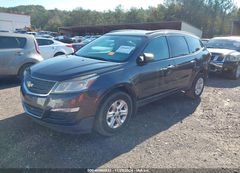 2015 CHEVROLET TRAVERSE LS VIN: 1GNKRFED5FJ260501