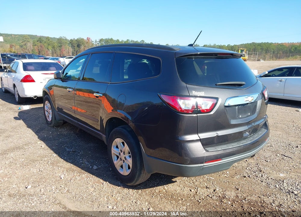 2015 CHEVROLET TRAVERSE LS VIN: 1GNKRFED5FJ260501