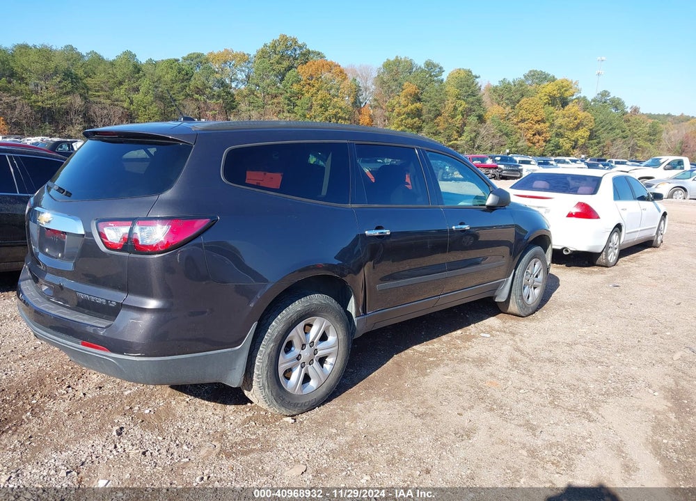2015 CHEVROLET TRAVERSE LS VIN: 1GNKRFED5FJ260501