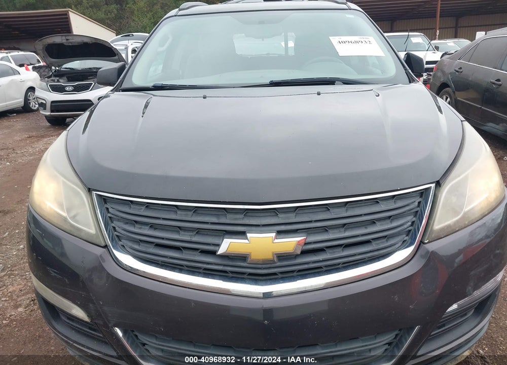 2015 CHEVROLET TRAVERSE LS VIN: 1GNKRFED5FJ260501