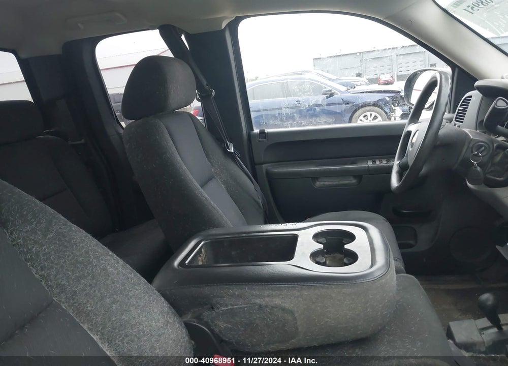 2010 CHEVROLET SILVERADO 1500 LS VIN: 1GCSKREA1AZ269923
