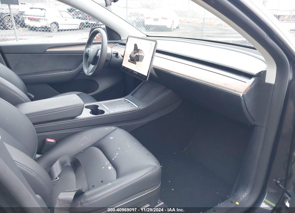 2024 TESLA MODEL Y VIN: 7SAYGAEE0RF111500