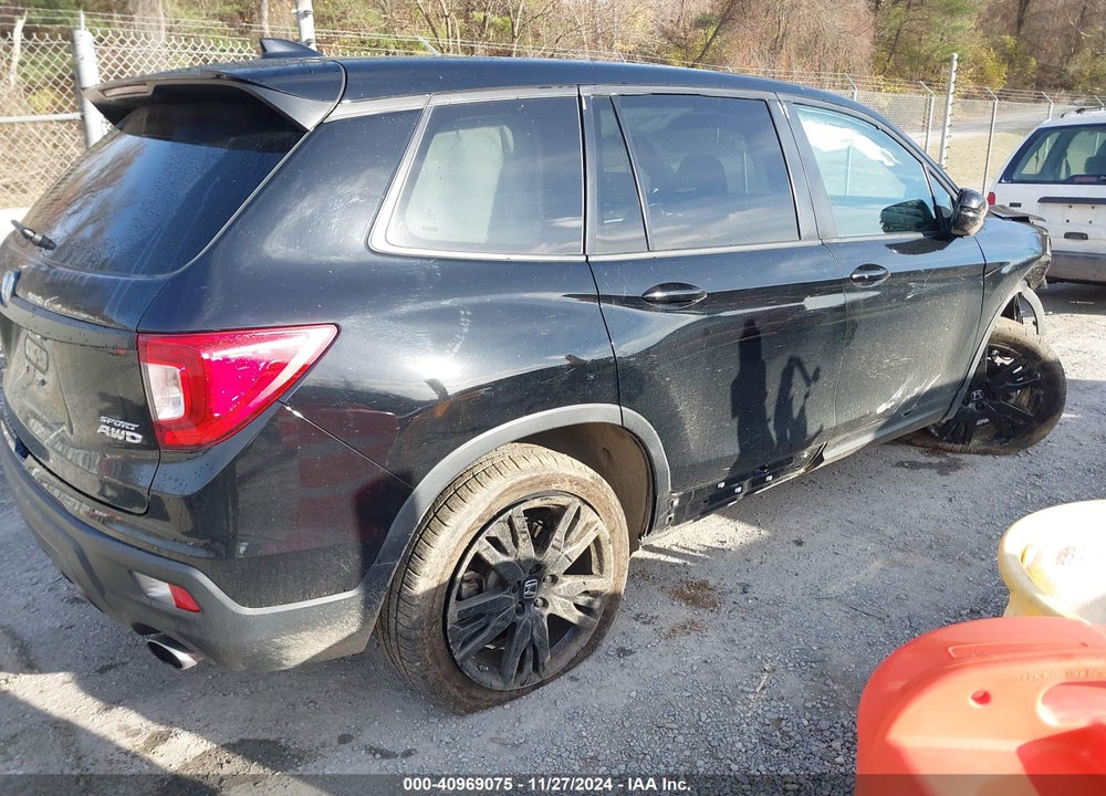 2021 HONDA PASSPORT AWD SPORT VIN: 5FNYF8H22MB023051