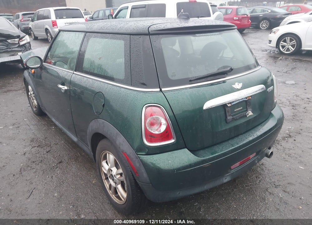 2013 MINI HARDTOP COOPER VIN: WMWSU3C56DT692496