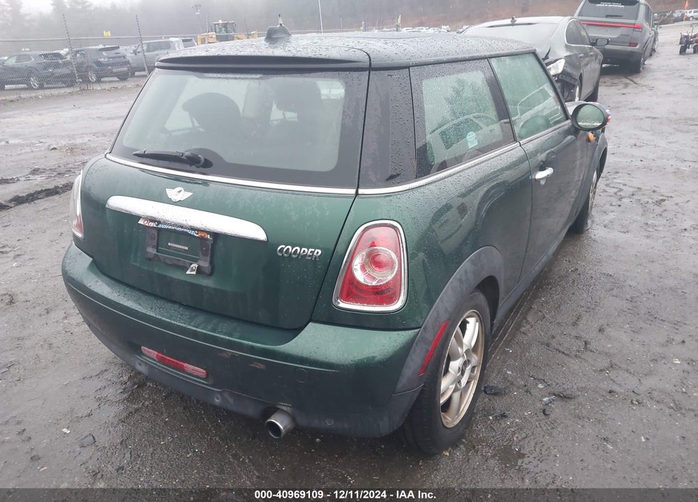 2013 MINI HARDTOP COOPER VIN: WMWSU3C56DT692496