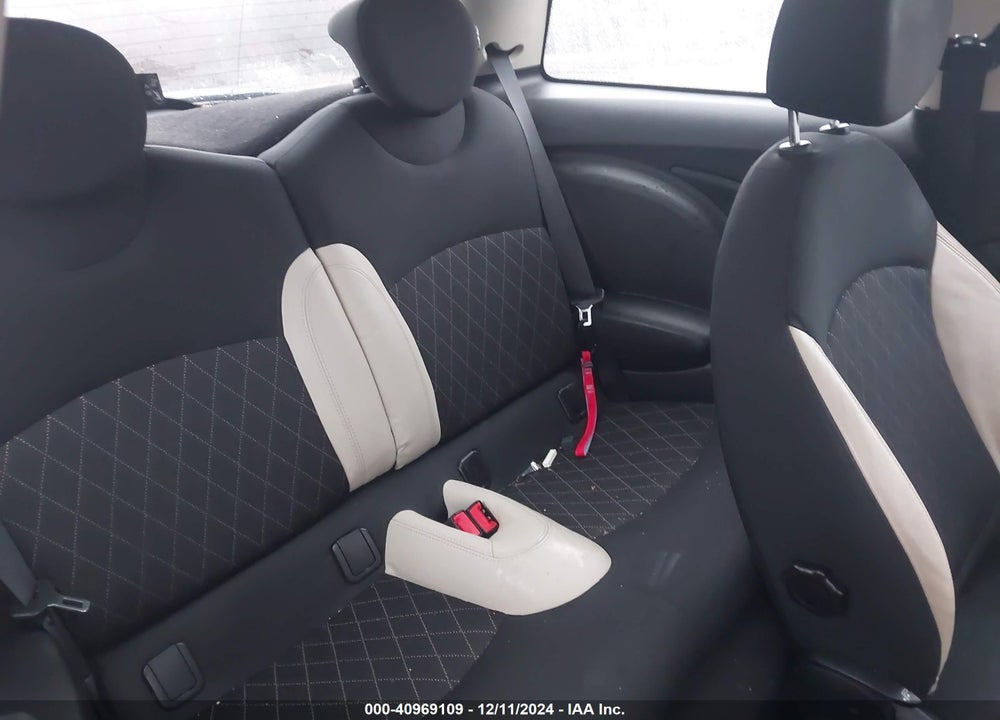 2013 MINI HARDTOP COOPER VIN: WMWSU3C56DT692496