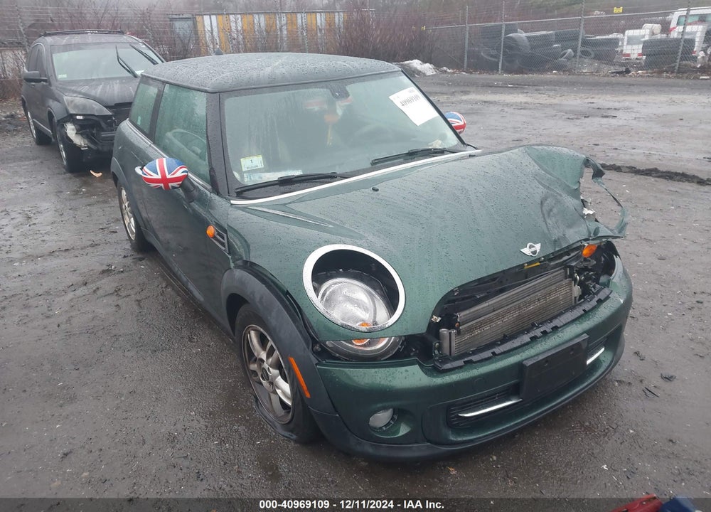 2013 MINI HARDTOP COOPER VIN: WMWSU3C56DT692496