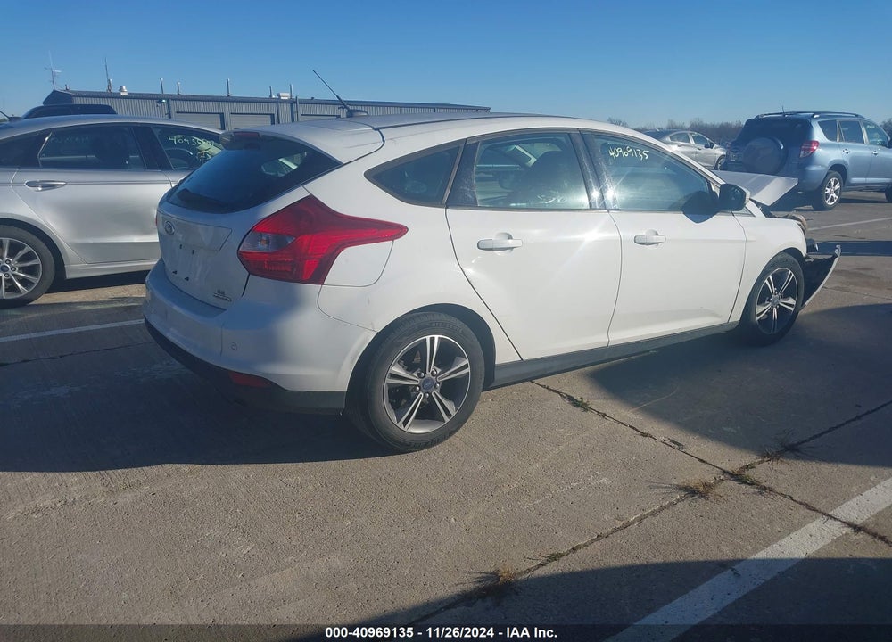 2014 FORD FOCUS SE VIN: 1FADP3K20EL450899