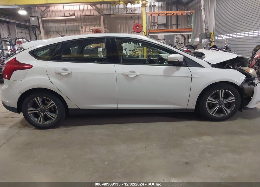 2014 FORD FOCUS SE VIN: 1FADP3K20EL450899