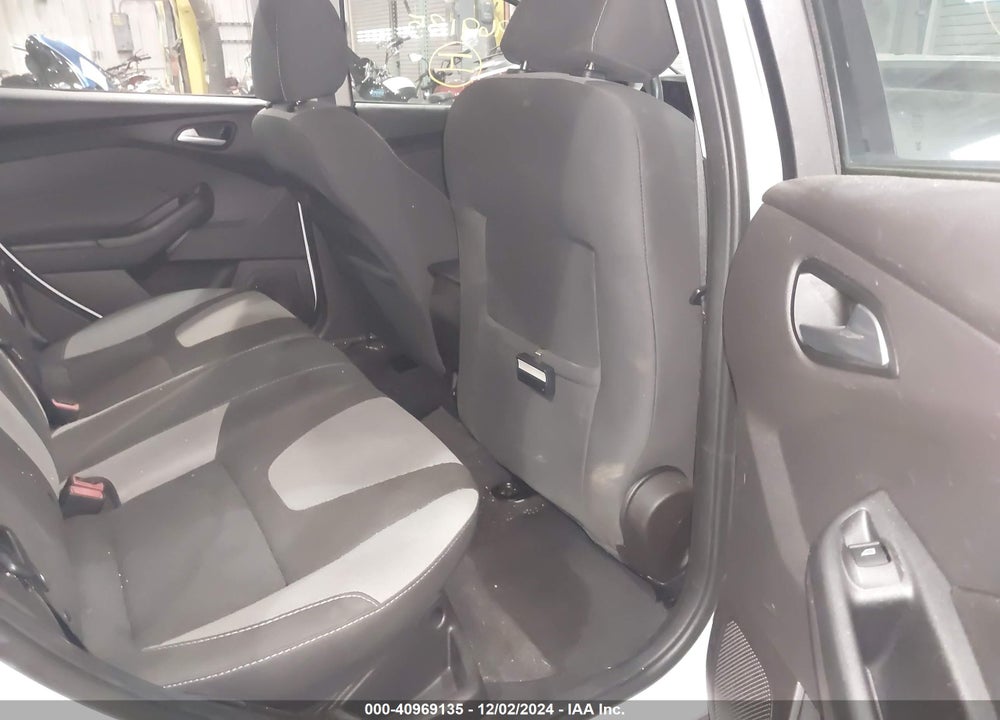 2014 FORD FOCUS SE VIN: 1FADP3K20EL450899