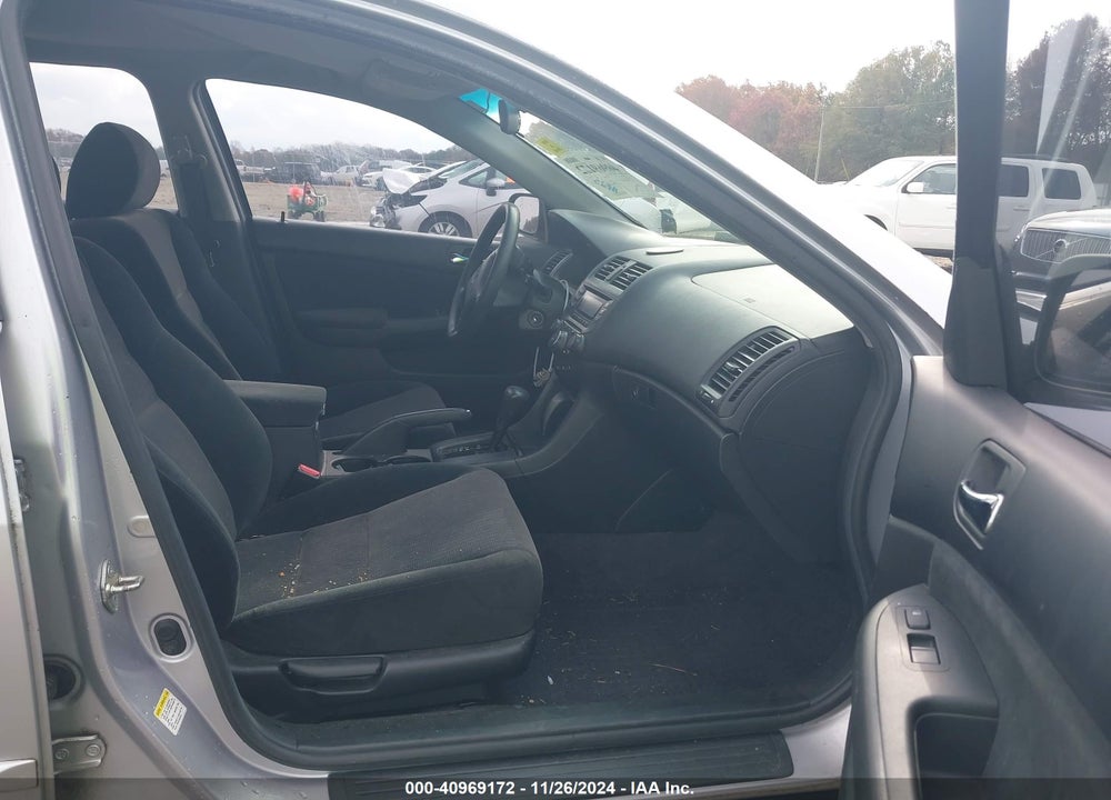 2004 HONDA ACCORD 2.4 LX VIN: 1HGCM56404A052870