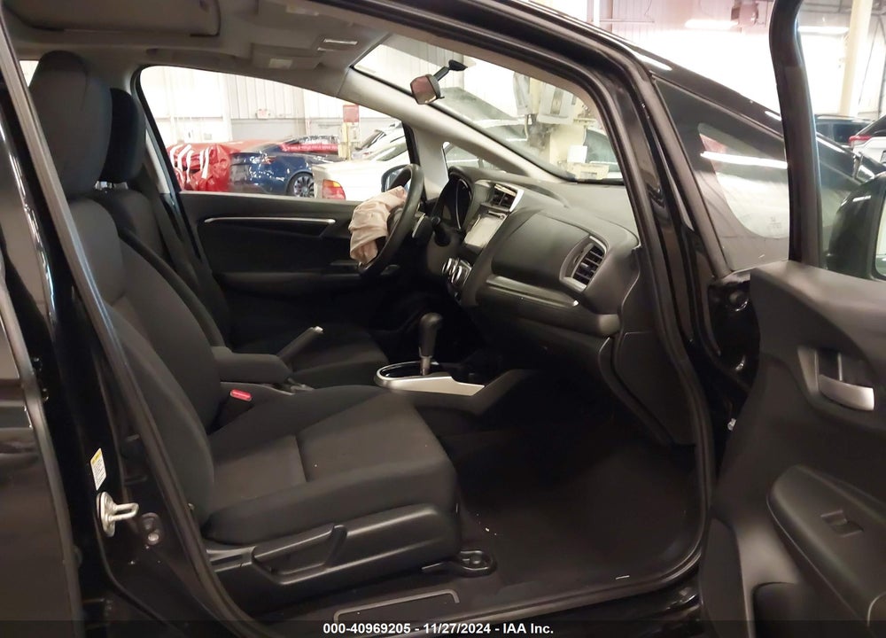 2015 HONDA FIT VIN: 3HGGK5H82FM701999