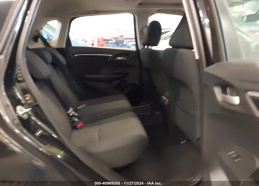 2015 HONDA FIT VIN: 3HGGK5H82FM701999