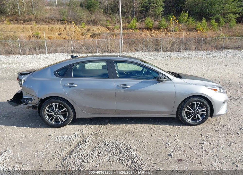 2024 KIA FORTE LXS VIN: 3KPF24AD8RE739196