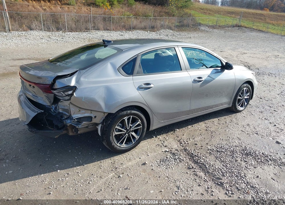2024 KIA FORTE LXS VIN: 3KPF24AD8RE739196