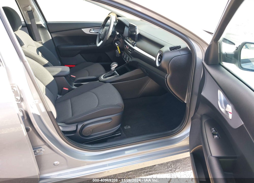 2024 KIA FORTE LXS VIN: 3KPF24AD8RE739196