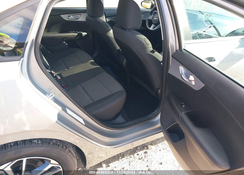 2024 KIA FORTE LXS VIN: 3KPF24AD8RE739196