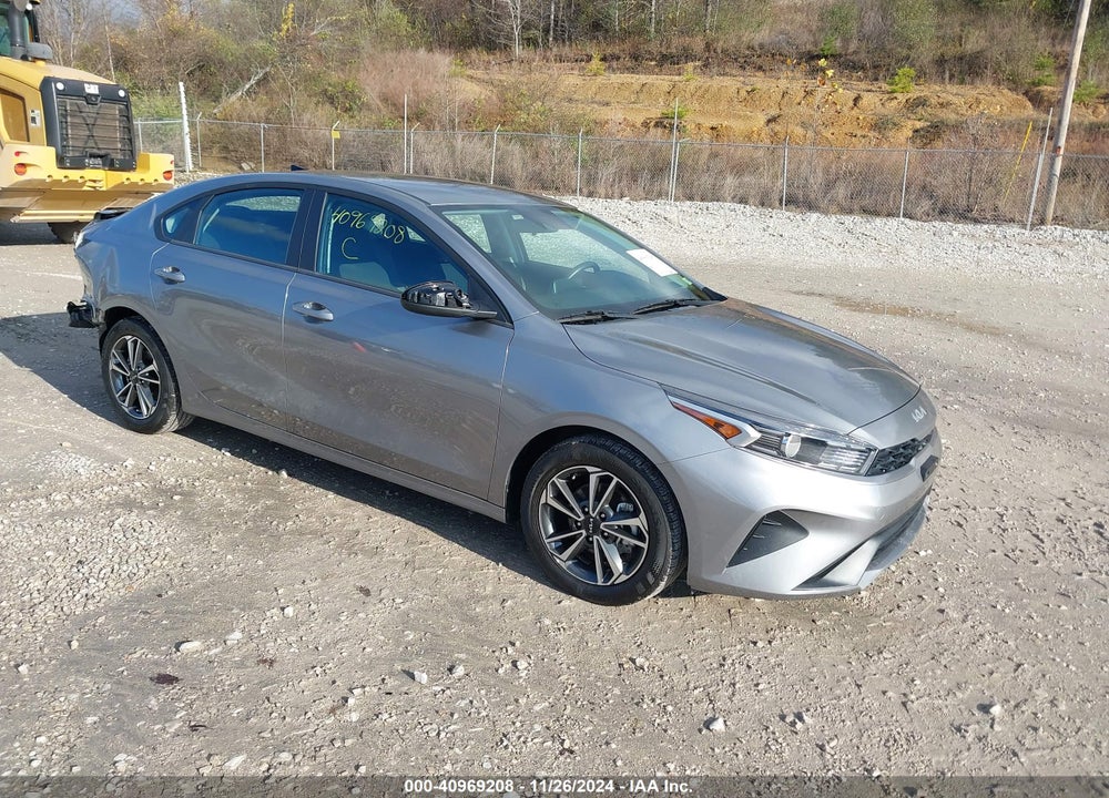 2024 KIA FORTE LXS VIN: 3KPF24AD8RE739196
