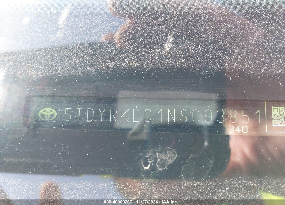 2022 TOYOTA SIENNA XLE VIN: 5TDYRKEC1NS093851