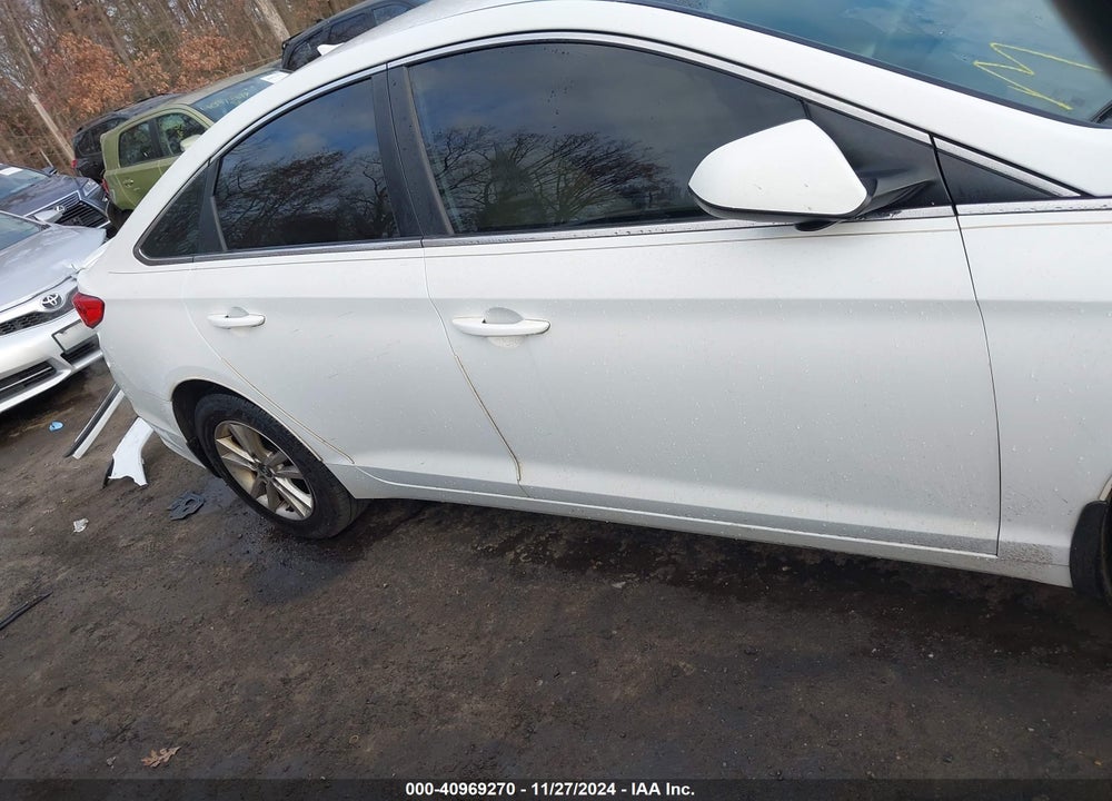 2015 HYUNDAI SONATA SE VIN: 5NPE24AF9FH246065